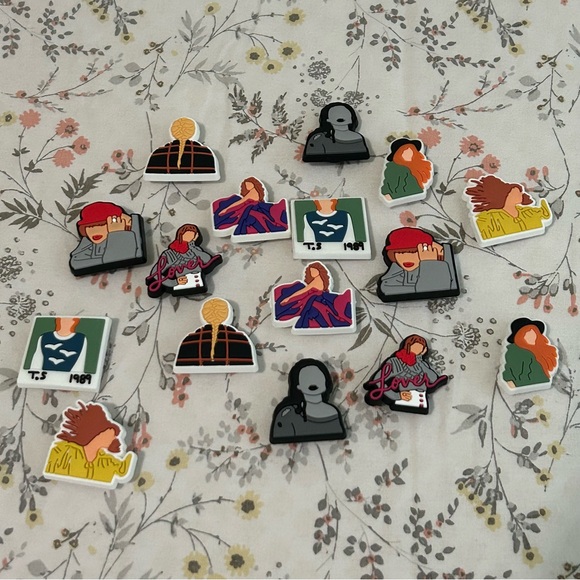 16pcs Taylor Swift Croc Charms - Picture 2 of 2